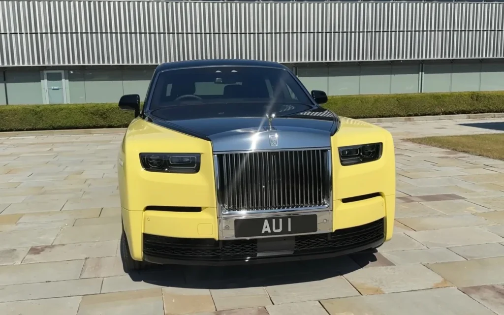 The Rolls-Royce Goldfinger - or Phantom Goldfinger, which is its official denomination - is a love letter to James Bond and the 007 saga